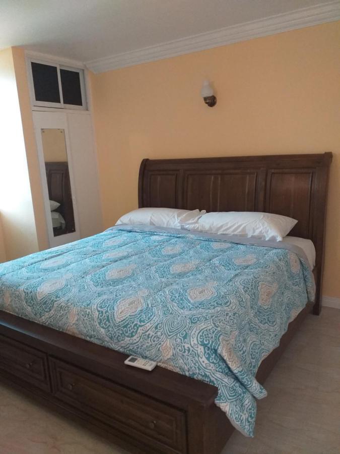 Rooms By The Pool 金斯敦 外观 照片