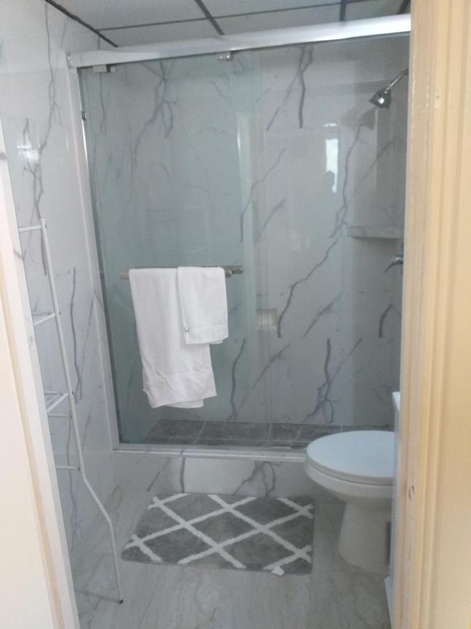 Rooms By The Pool 金斯敦 外观 照片