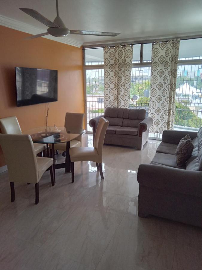 Rooms By The Pool 金斯敦 外观 照片
